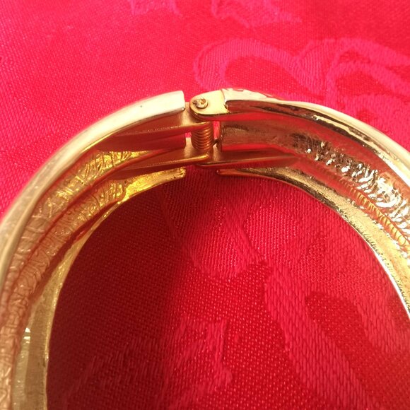 Gold Tone Clamper Bracelet Medium, Hinged, Wide, Runway, Vintage - Picture 6 of 9